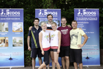Ein Dorf spielt Beachvolleyball