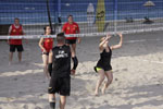 Ein Dorf beacht Volleyball