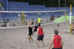 Ein Dorf beacht Volleyball