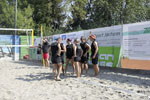 Ein Dorf beacht Volleyball