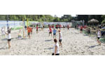 Ein Dorf beacht Volleyball