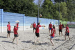 Ein Dorf beacht Volleyball