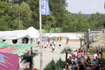 Ein Dorf beacht Volleyball