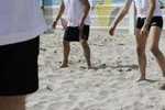 Ein Dorf beacht Volleyball