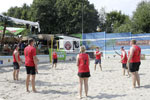 Ein Dorf beacht Volleyball