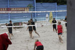 Ein Dorf beacht Volleyball