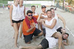 Ein Dorf beacht Volleyball