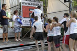 Ein Dorf beacht Volleyball
