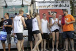 Ein Dorf beacht Volleyball